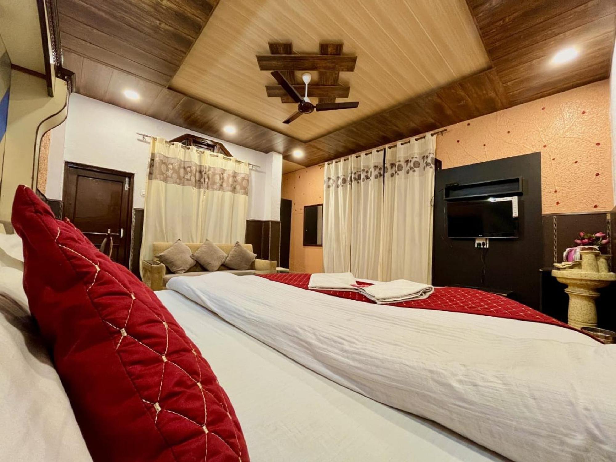 Sparkle Star Resort Khajjiar Kültér fotó